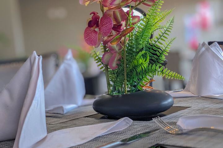 Dining 26 of 56