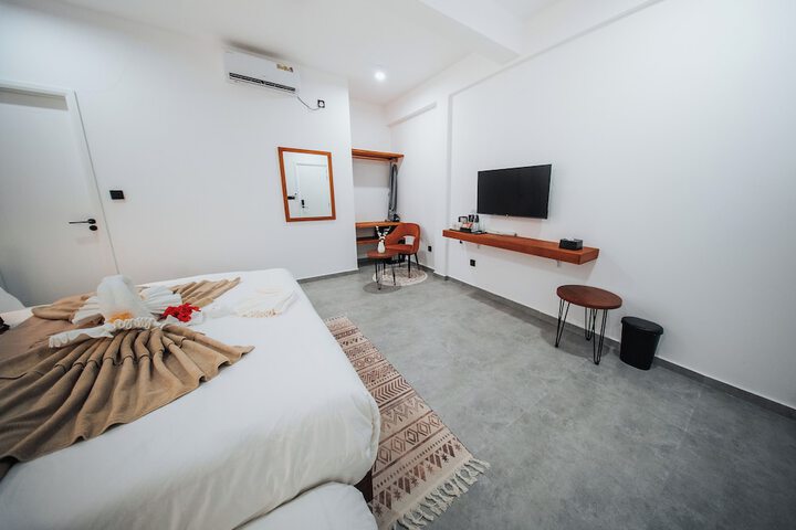 Room 3 of 51