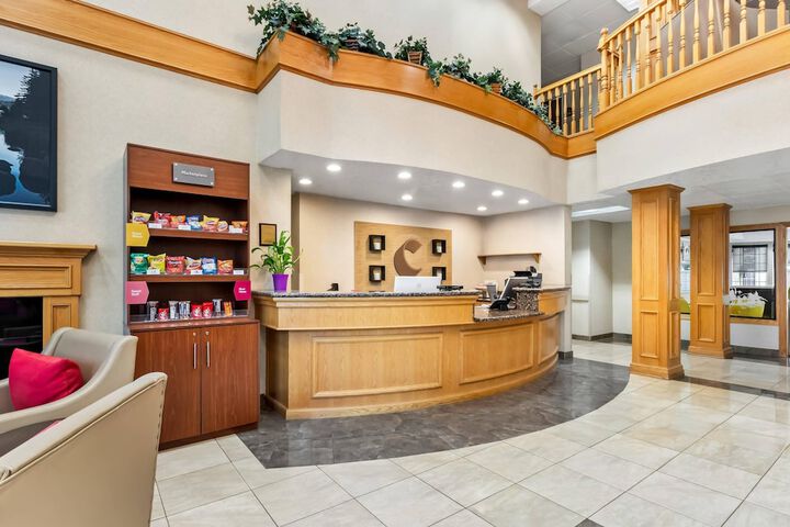 Hotel Lobby