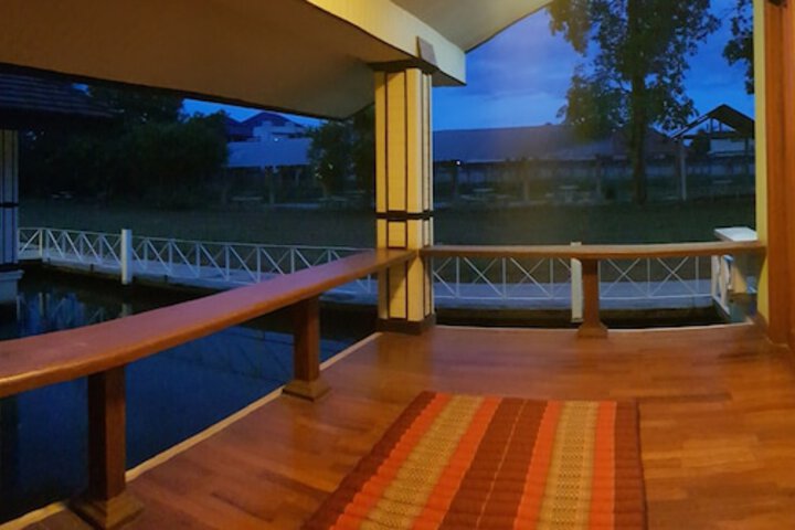 Room 2 of 5