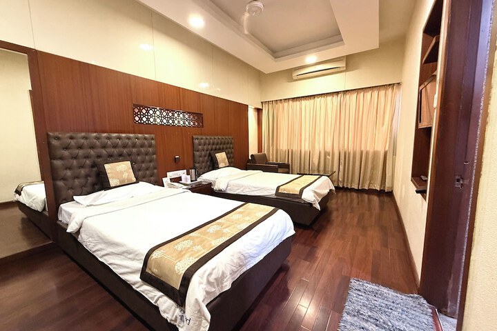 Room 53 of 134