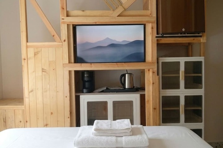 Room 4 of 24
