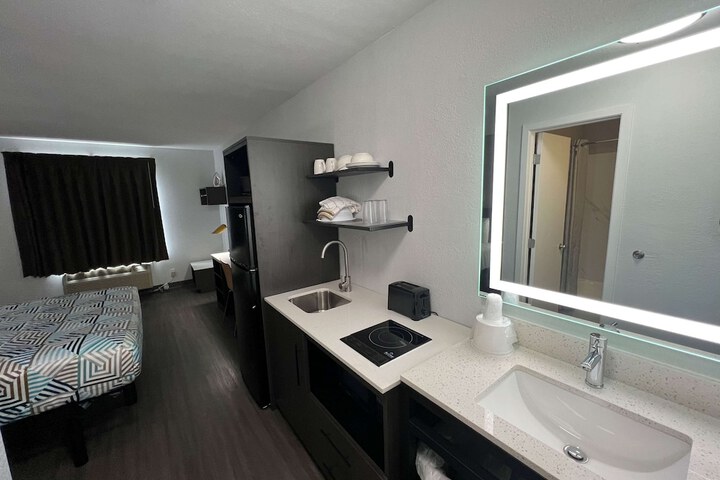 Room 5 of 35