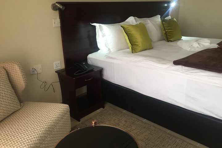 Room 4 of 74
