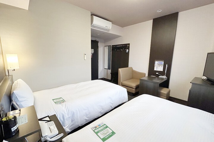 Room 7 of 35