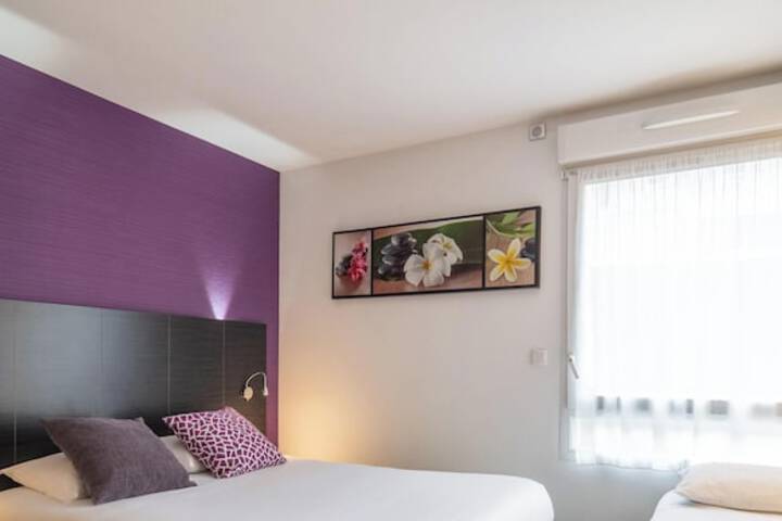 Room 16 of 40