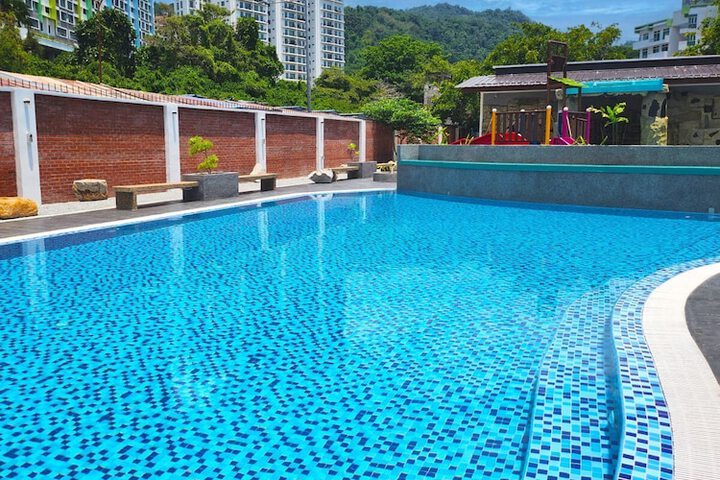 Hotel Pool