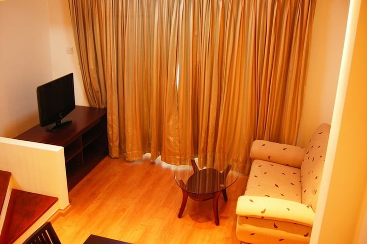 Room 25 of 41