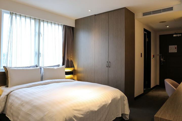 Room 21 of 35