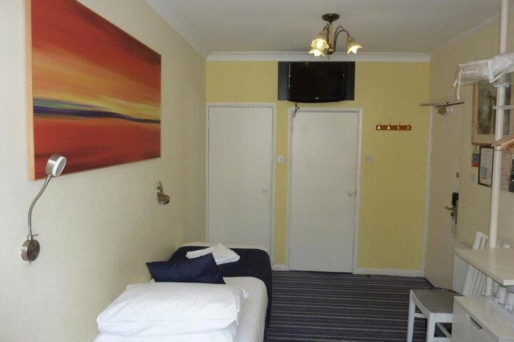 Room 37 of 113