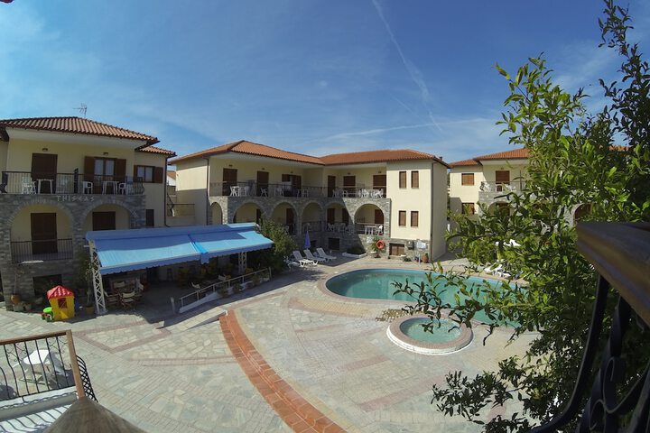 Hotel with Pool