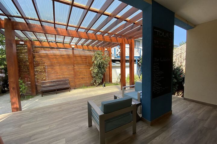 Entrance & Lobby