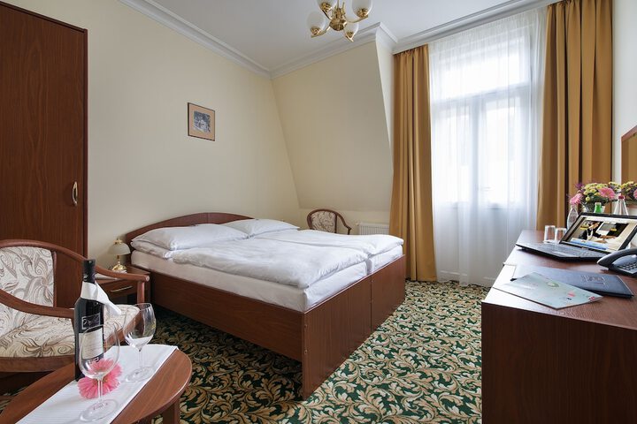 Room 7 of 52