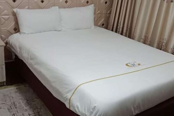 Room 17 of 46