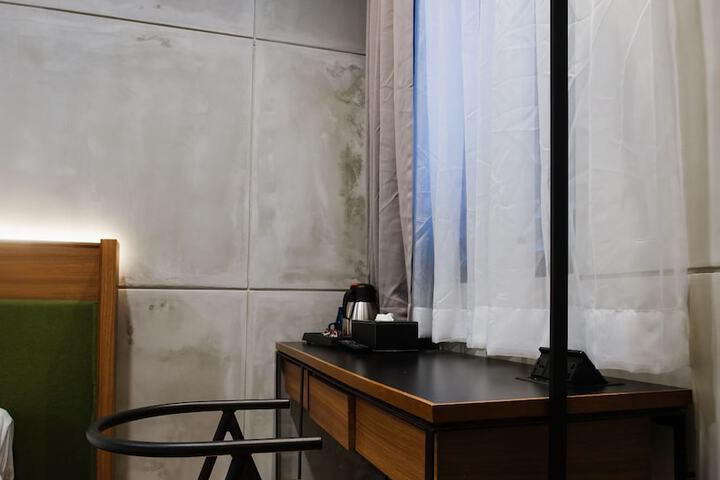 Room 32 of 101