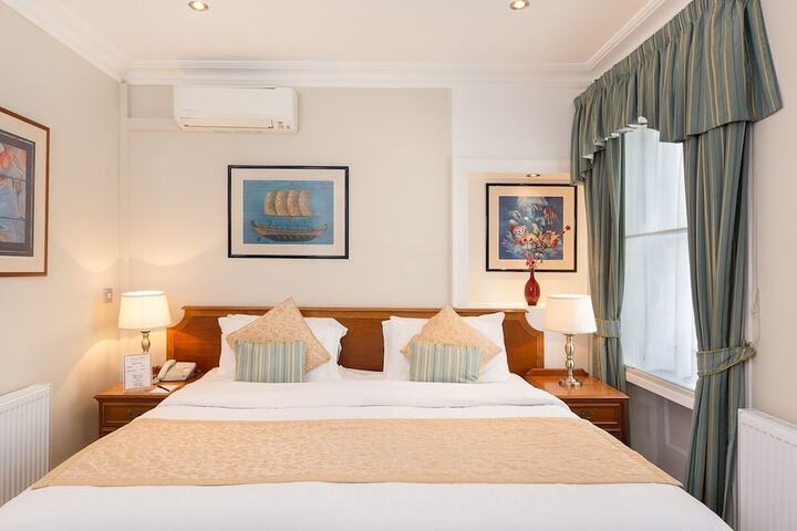 Room 8 of 58