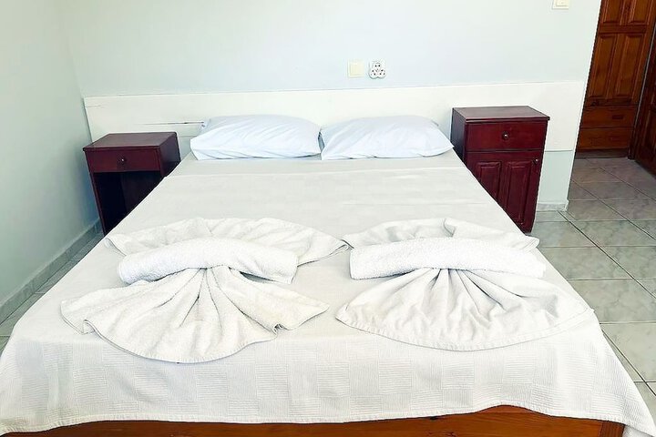 Room 8 of 19