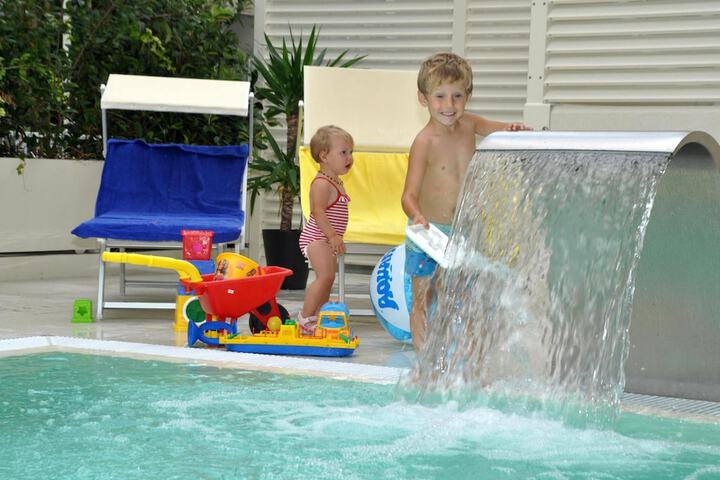 Pool 30 of 59
