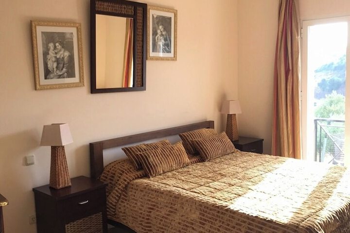 Room 9 of 21