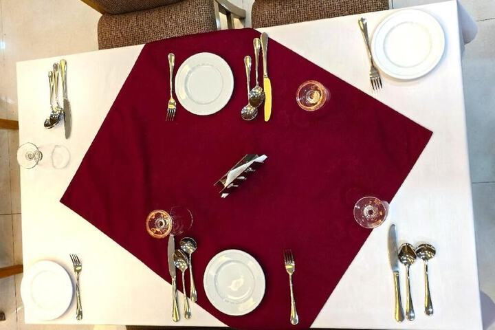 Dining 35 of 40