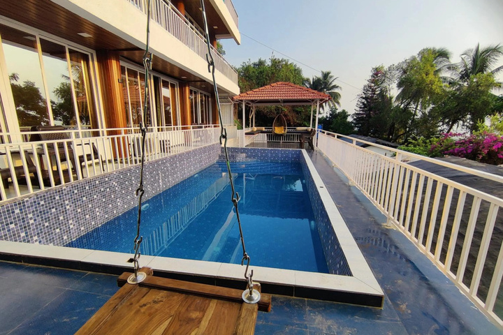 Pool 20 of 42