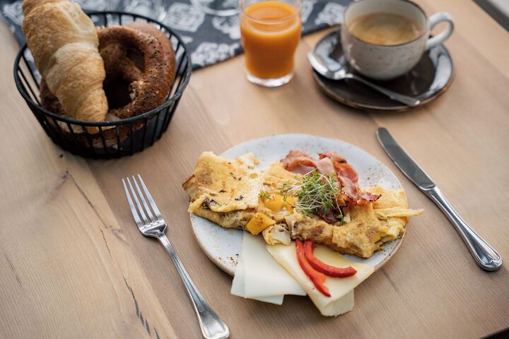 Breakfast/Coffee Service 104 of 144