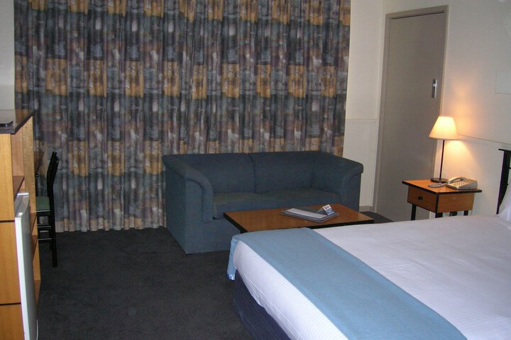 Room 3 of 20