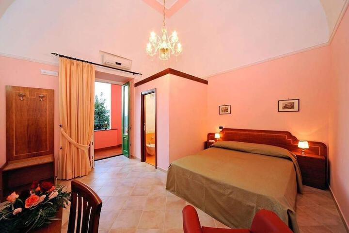 Room 4 of 23