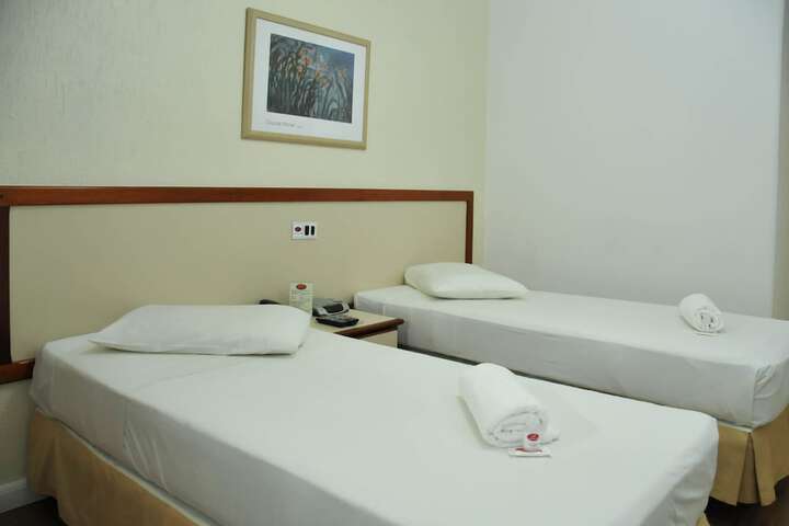 Room 10 of 39