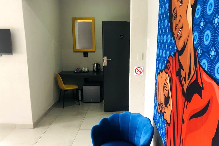 Room 83 of 241