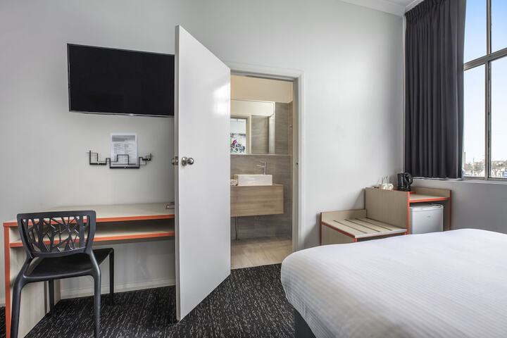 Room 14 of 41