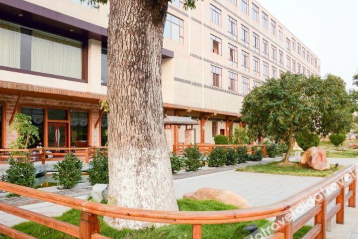 Sanhe Hotel