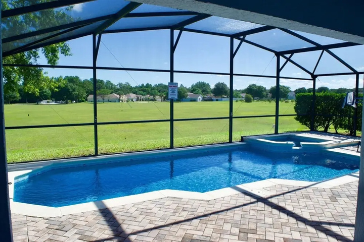 Pool 10 of 13