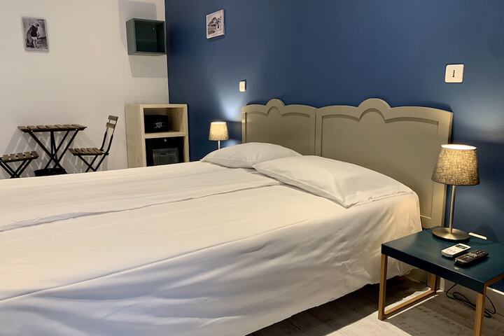 Room 17 of 77