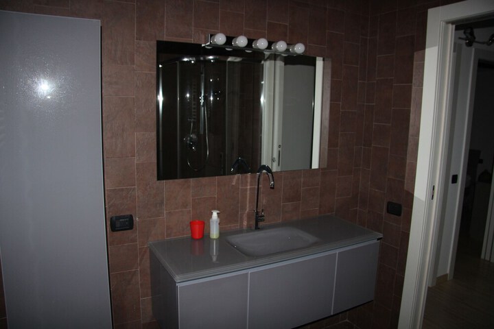 Room 128 of 172