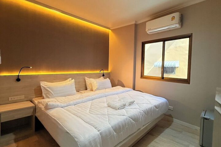 Room 15 of 28