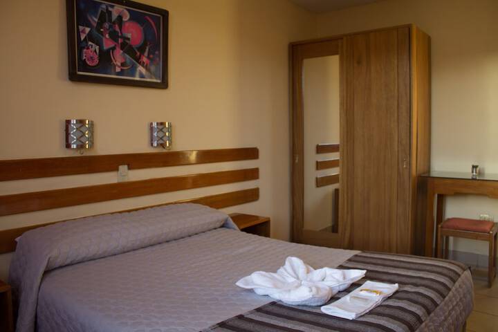 Room 9 of 17