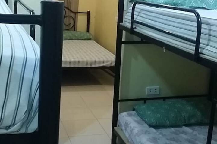 Room 22 of 38
