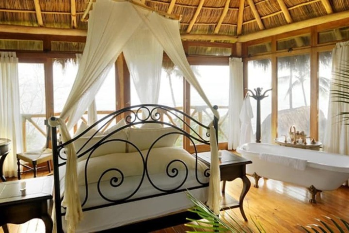 Room 4 of 30