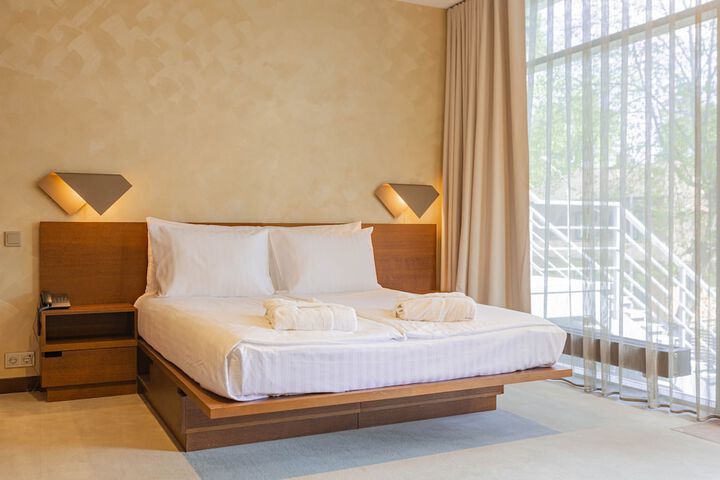 Room 14 of 64