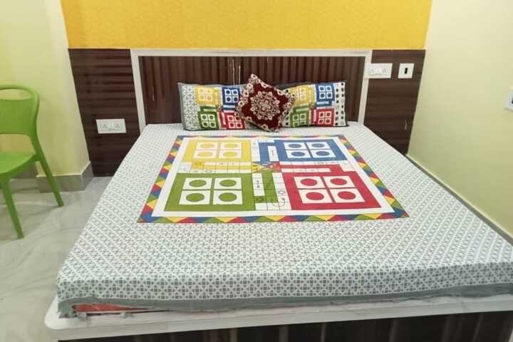 Room 7 of 28
