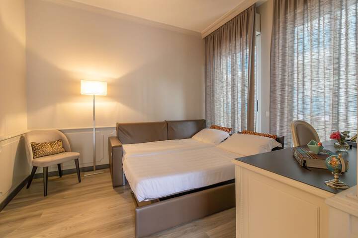 Room 40 of 77