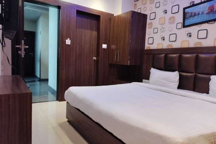 Room 16 of 26