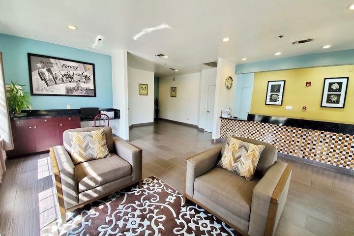 Entrance & Lobby
