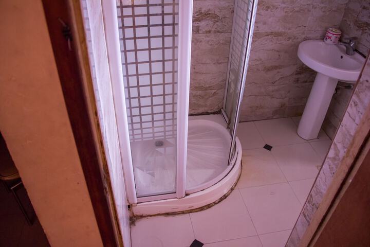 Room 21 of 25