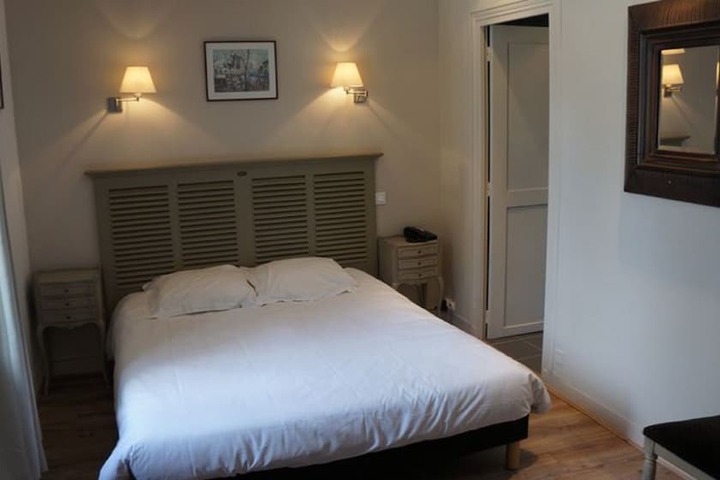 Room 13 of 37