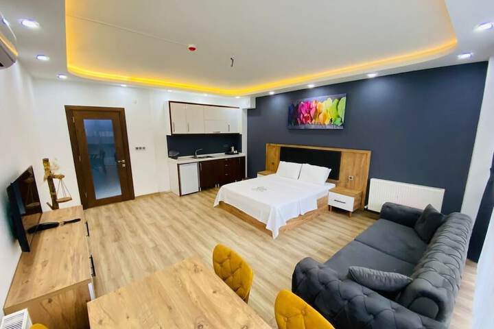 Room 3 of 7