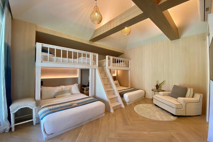 Room 25 of 74