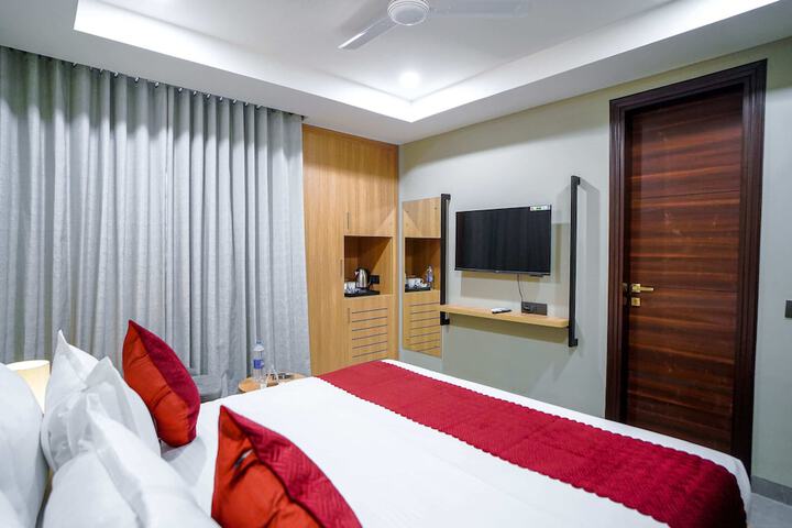 Room 33 of 73