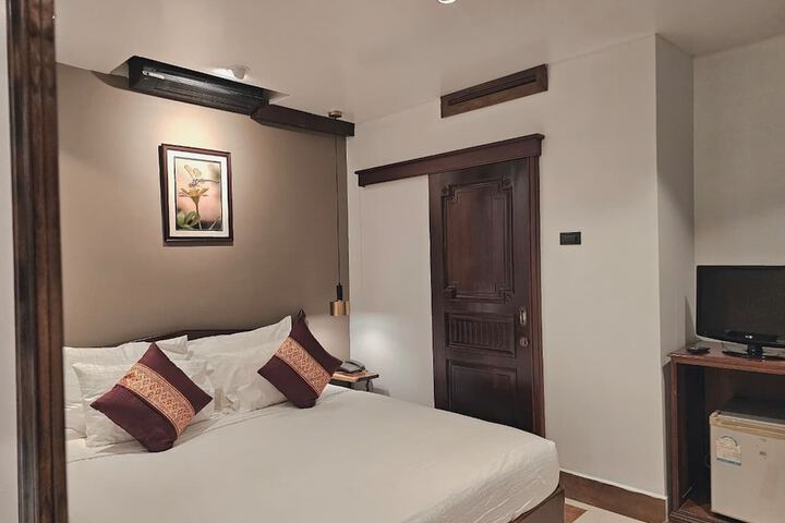 Room 53 of 110